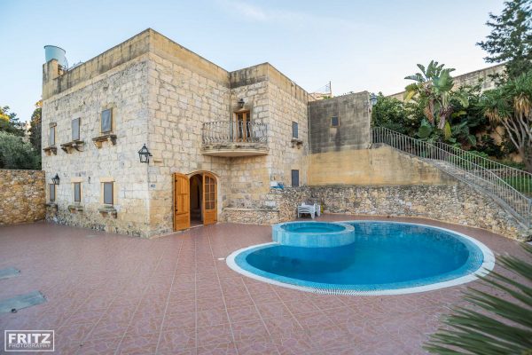 Kalkara Farmhouse