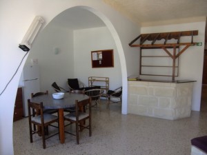 Xlendi Heights Apartments dining area
